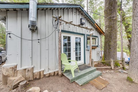 Serene Bass Lake Cabin Near Shopping and Dining! Maison in Bass Lake