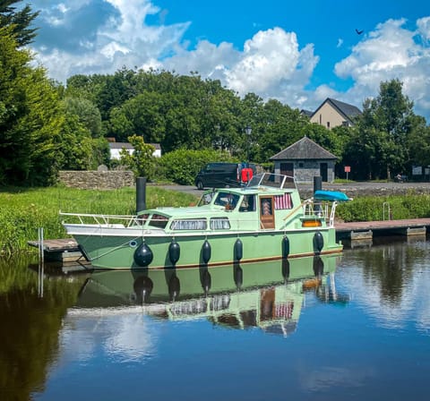 Leitrim Quay - Riverside Cottage 2 House in Leitrim, Co. Leitrim, Ireland