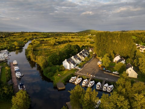 Leitrim Quay - Riverside Cottage 3 House in Leitrim, Co. Leitrim, Ireland