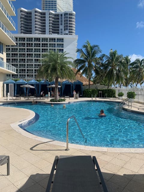 BeachFront Luxurious, Direct Ocean View - LaPerla, Miami Apartment in Sunny Isles Beach