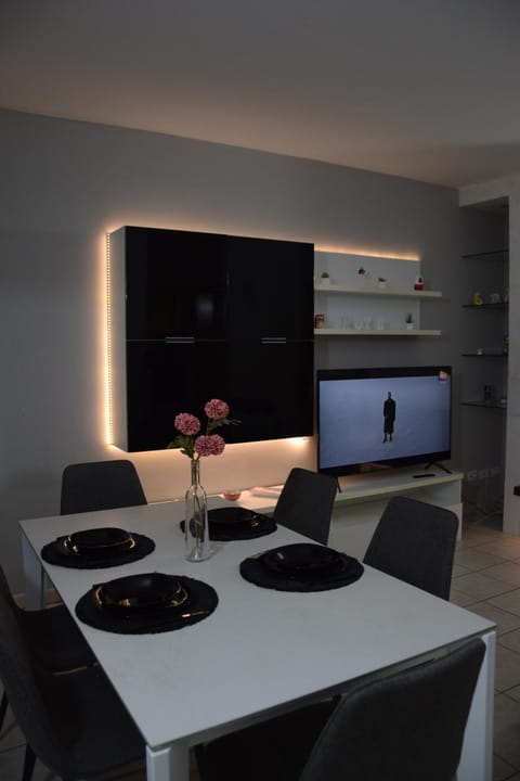 TV and multimedia, Dining area