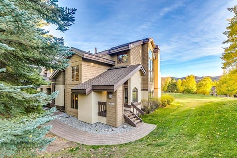 Property building, Facade/entrance, Day, Garden view