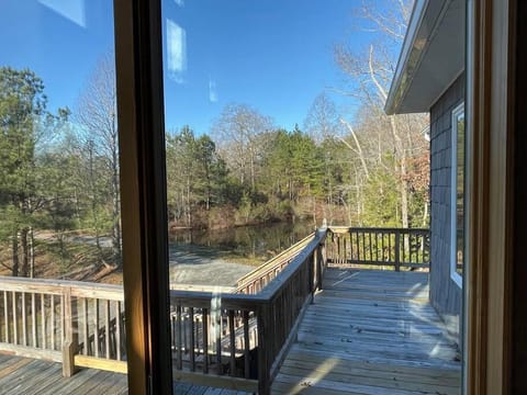 For a private, stunning vacation home or retreat House in Chesapeake Bay