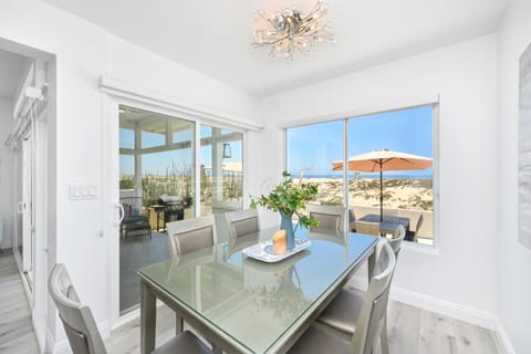 Brand new Lower unit on the Beach with Patio and Firepit House in Newport Beach