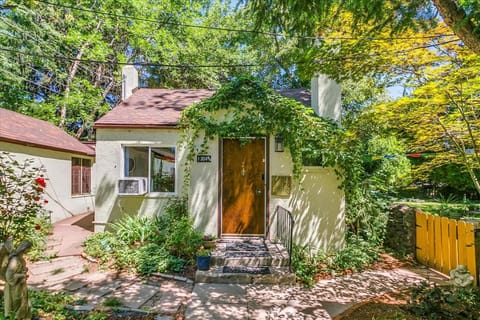 Property building, Facade/entrance, Day, Garden