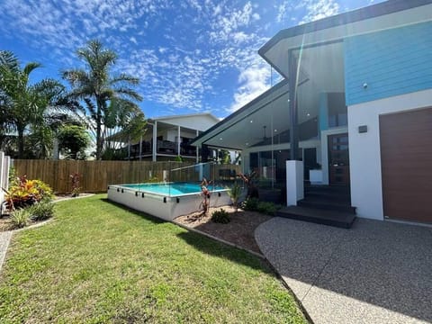 Beach Break - 4 Bedroom use - Family Home House in Wongaling Beach