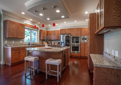 Kirkland's Expansive Custom-Built Family Haven Near Juanita Haus in Kirkland