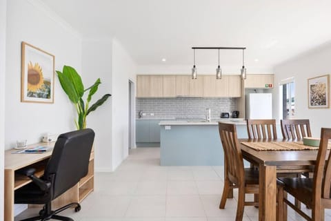 “Brand New Home” Central Charm at Hervey Bay House in Hervey Bay