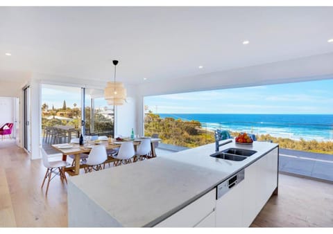 Luxury Ocean View Property Chalet in Sunrise Beach