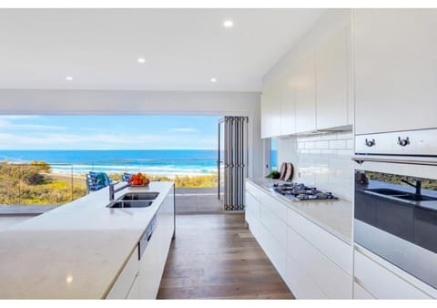 Luxury Ocean View Property Chalet in Sunrise Beach