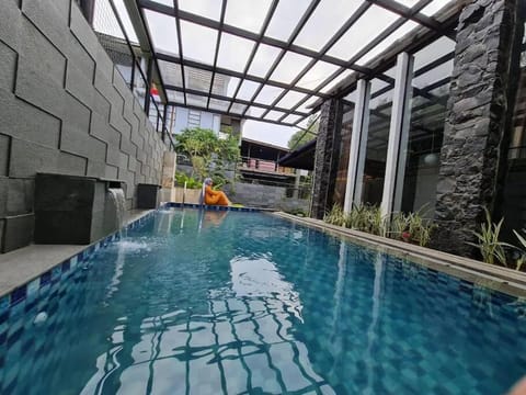 De Marlin's with Private Pool by GroRental Villa in Parongpong