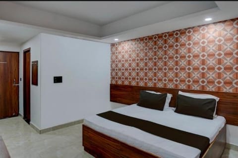 The Simran suites Hotel in Noida