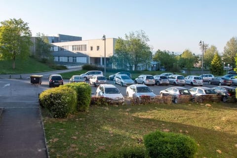 BEL APPART rénové en face des universités Condominio in Mulhouse
