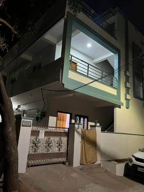 Boutique Bungalow - 458 Bed and Breakfast in Secunderabad