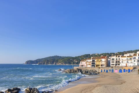 Nearby landmark, Day, Natural landscape, Beach, Mountain view, Sea view