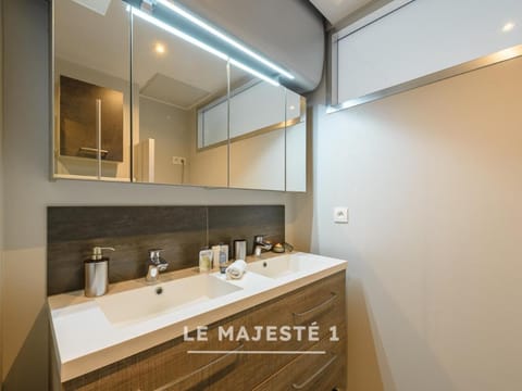 Le Majesté 1 et 4 Apartment in Annecy