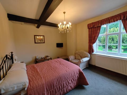 The Golden Cup - Yoxall Hotel in East Staffordshire District