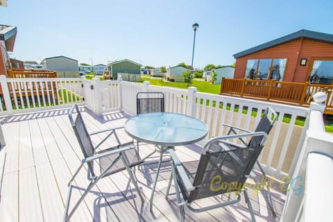 SBL54 - Camber Sands Holiday Park - Mini Lodge - 3 Bedrooms - Decking - Dishwasher - Private Parking Camping /
Complejo de autocaravanas in Camber