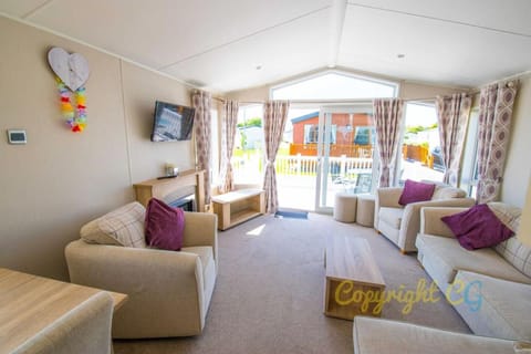 SBL54 - Camber Sands Holiday Park - Mini Lodge - 3 Bedrooms - Decking - Dishwasher - Private Parking Camping /
Complejo de autocaravanas in Camber