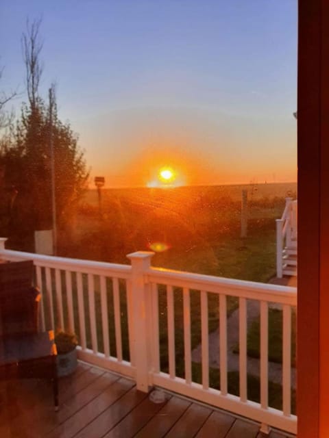 View (from property/room), Balcony/Terrace, Sunset