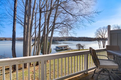 Lakefront Moneta Home with Community Boat Dock! Haus in Smith Mountain Lake