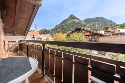 Balcony/Terrace, Mountain view