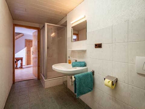 Bathroom, towels