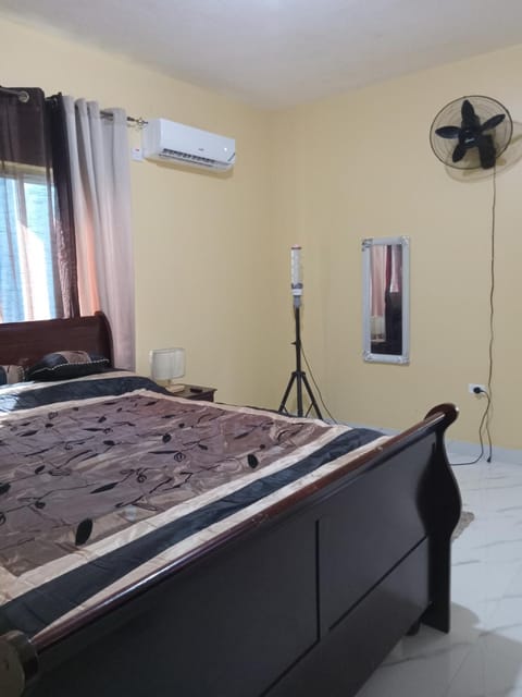 Treasure Deluxe Suites Apartment in Saint Catherine Parish