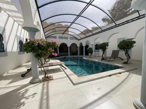 Pool view, Swimming pool, sunbed