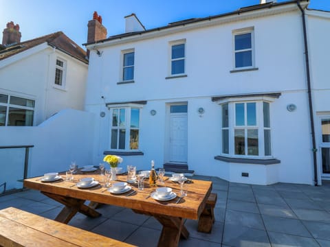 Fronwig House in New Quay