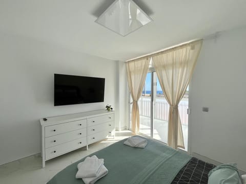 TV and multimedia, Bedroom, Sea view