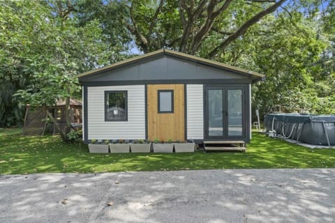 Private 2BR Tiny Farm Homes Next to Shul, near Seminole Hard Rock Hotel & Casino! farmhouse Aufenthalt auf dem Bauernhof in Dania Beach