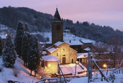 Nearby landmark, Neighbourhood, Winter