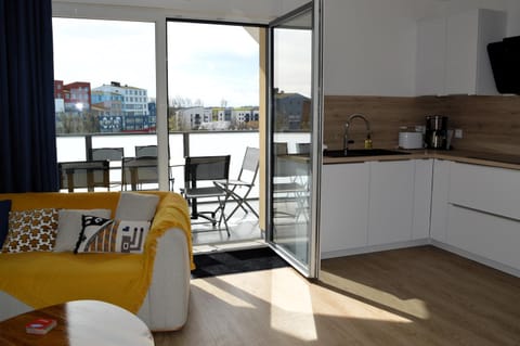 Balcony/Terrace, Kitchen or kitchenette, Seating area