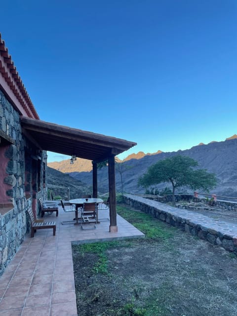 Patio, Mountain view