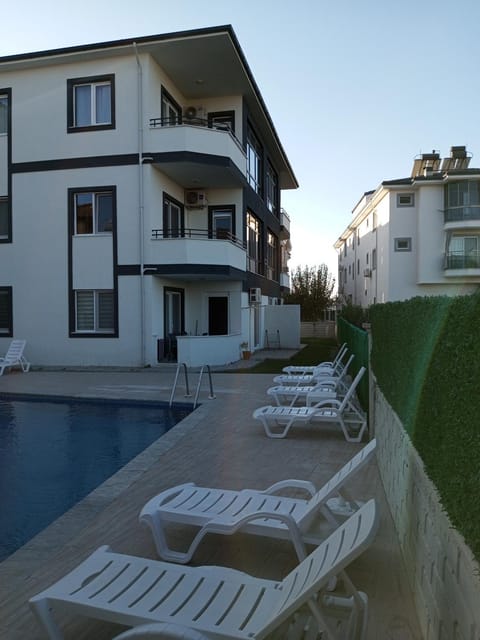 Property building, Day, View (from property/room), Balcony/Terrace, Pool view, Swimming pool, sunbed