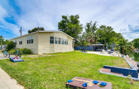 Weeki Wachee Waterfront Vacation Rental with Kayaks! House in Spring Hill