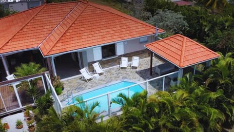 Property building, Patio, Garden view, Pool view, Swimming pool, sunbed