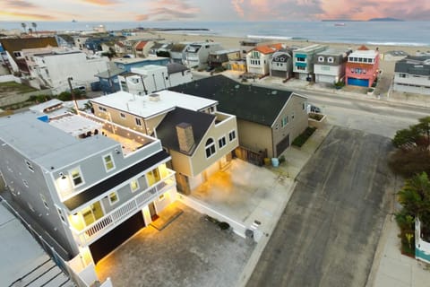 Luxury Beach Home - Steps to the Sand, Game Room, Firepit, Deck Villa in Port Hueneme