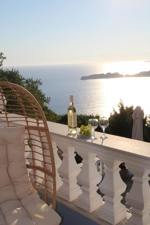 View (from property/room), Seating area, Sea view