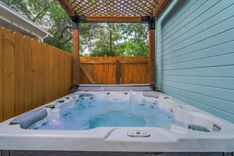 Baby Blue - Hot Tub Easy Access to Top Locations Haus in Old Colorado City