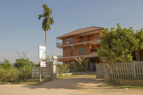 Property building, Natural landscape, Mountain view