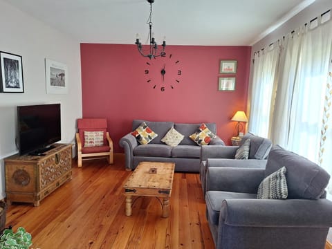 Beautiful Lakeside Holiday Home (6 Portinode Cottages) House in County Donegal
