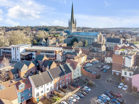 Seven Space Central Town House with Parking House in Norwich