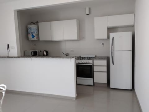 AMPLIO DEPARTAMENTO CENTRICO TODO INCLUIDO 4b Wohnung in San Nicolás de los Arroyos