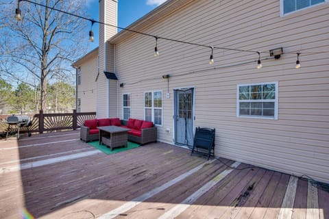 Lawrenceville Home with Deck - Near Mall of Georgia! House in Lawrenceville