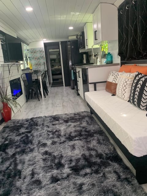 Pet Friendly, Unique tour bus conversion, The Jitney Villa in Groveland