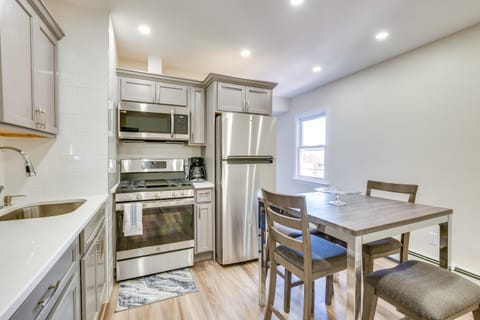 Convenient Newark Apartment about 15 Mi to Manhattan! Copropriété in Kearny