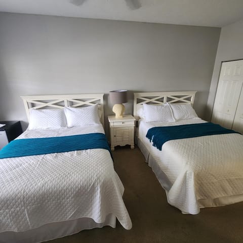 1 bedroom (2 queen beds) 1 Bath at IMG Near Beach Condo in Longboat Key