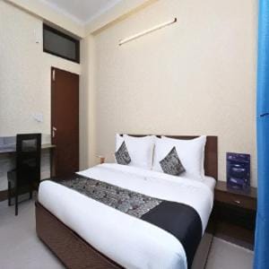 New Bramharaj By Glitz Hotels Bed and Breakfast in Thane